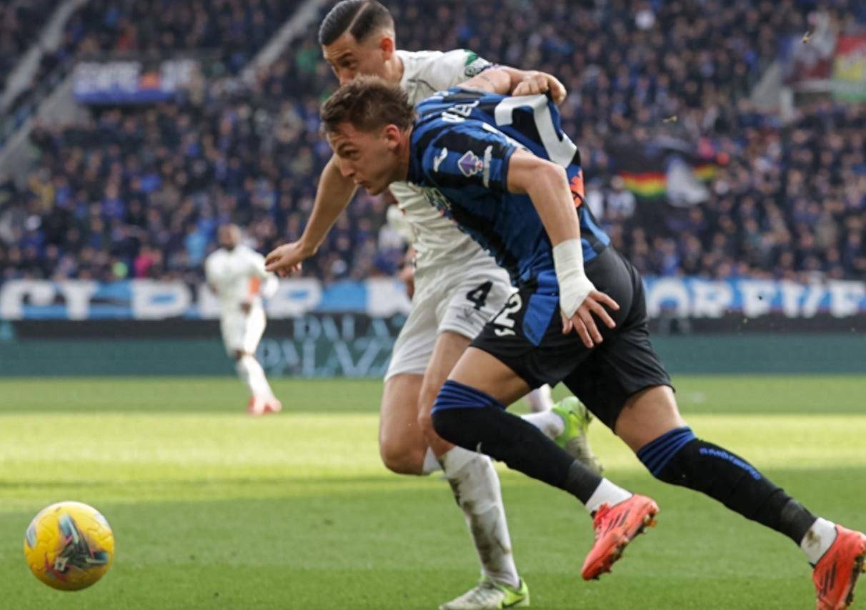 乌迪内斯整体出击意甲局势扑朔迷离的简单介绍 乌迪内斯整体出击意甲局势扑朔迷离的简单介绍