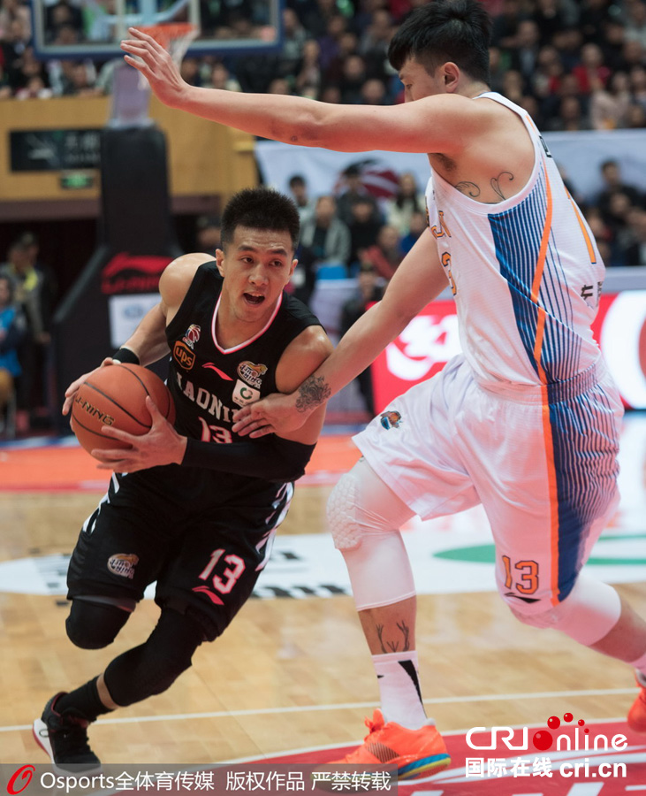 人客场胜出,西蒙斯制胜关键球的简单介绍 人客场胜出,西蒙斯制胜关键球的简单介绍