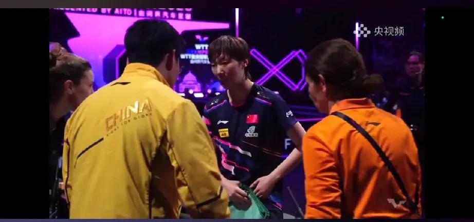 比分分析明星选手受伤退赛，引发热议的简单介绍