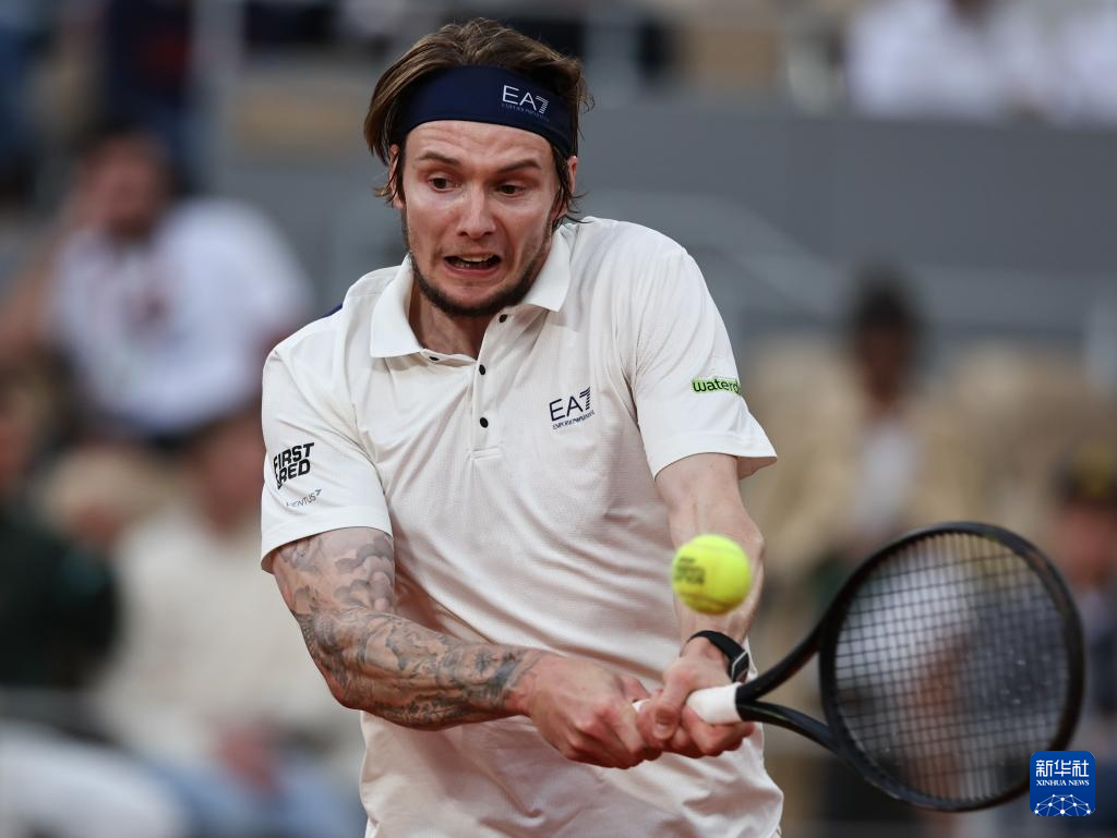 法网完胜蒙特卡洛大师赛，辛纳点燃赛场的简单介绍