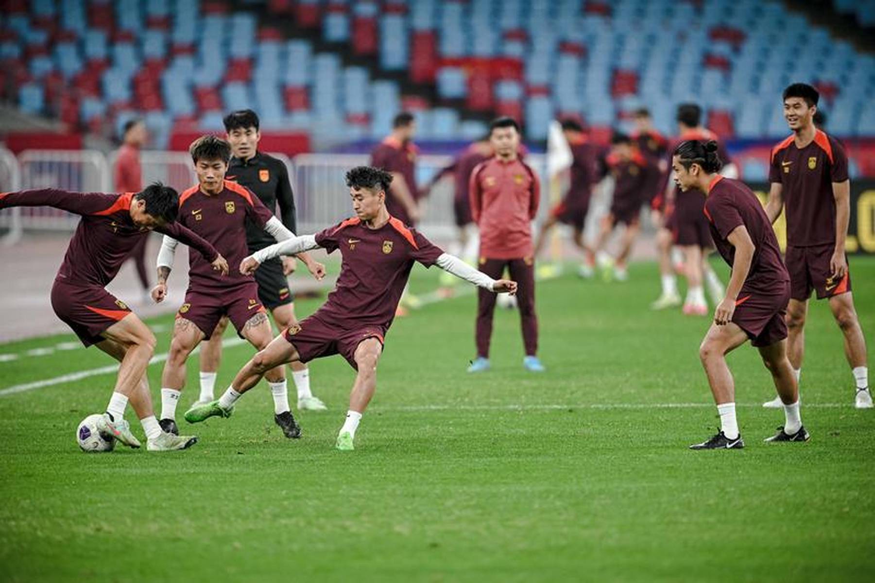 球队集训成效显著,备战决赛阶段 球队集训成效显著,备战决赛阶段