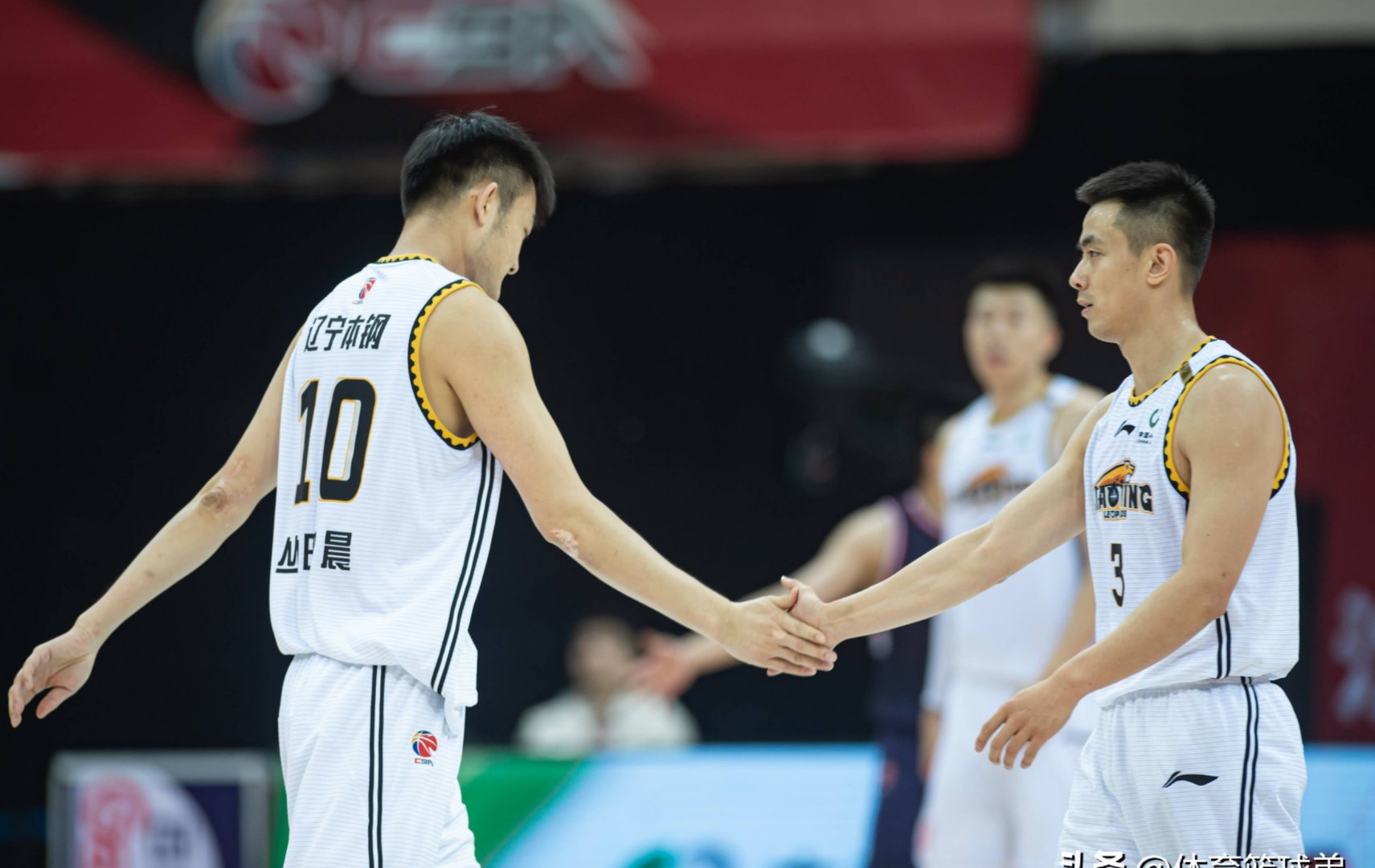 辽宁队逆转鹈鹕,库里带队取胜 辽宁队逆转鹈鹕,库里带队取胜