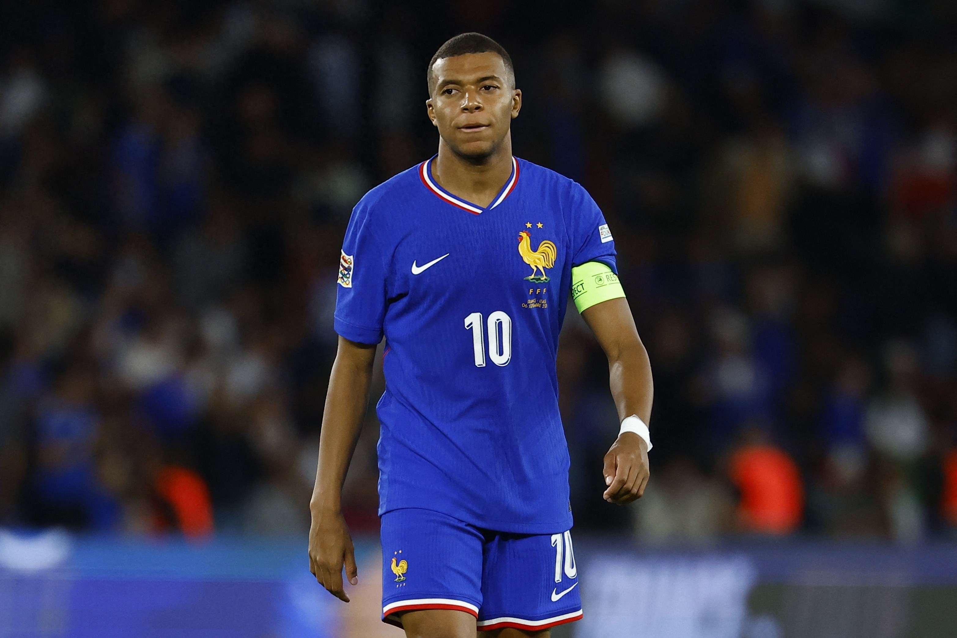 乌拉圭完胜里昂，姆巴佩统治全场