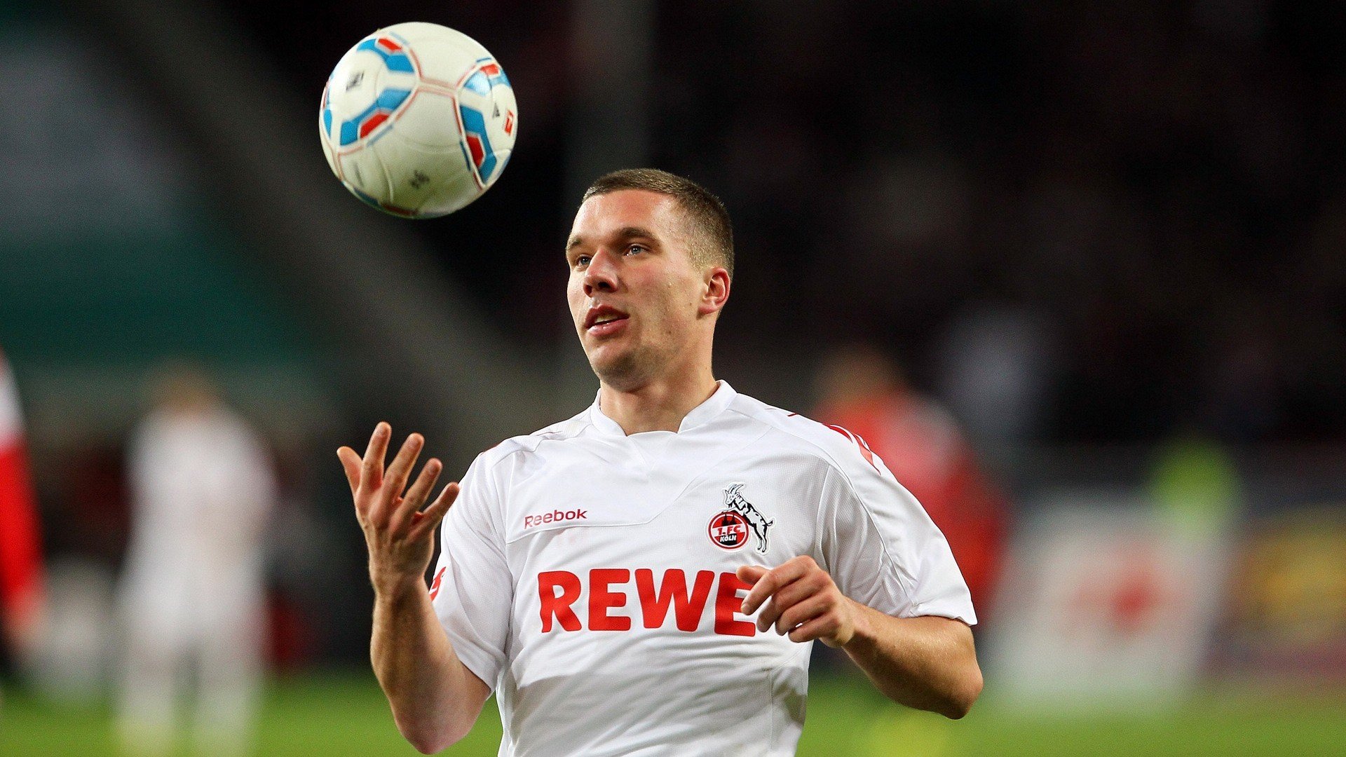 当辽宁蓝遇见孟菲斯灰，利拉德的跨界绝杀与一座城市的篮球心跳