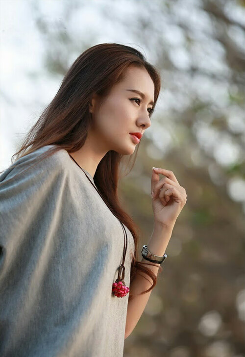 当维斯塔潘在安全车后抱怨时，贝林厄姆的弧线已让悬念在另一片赛场提前终结