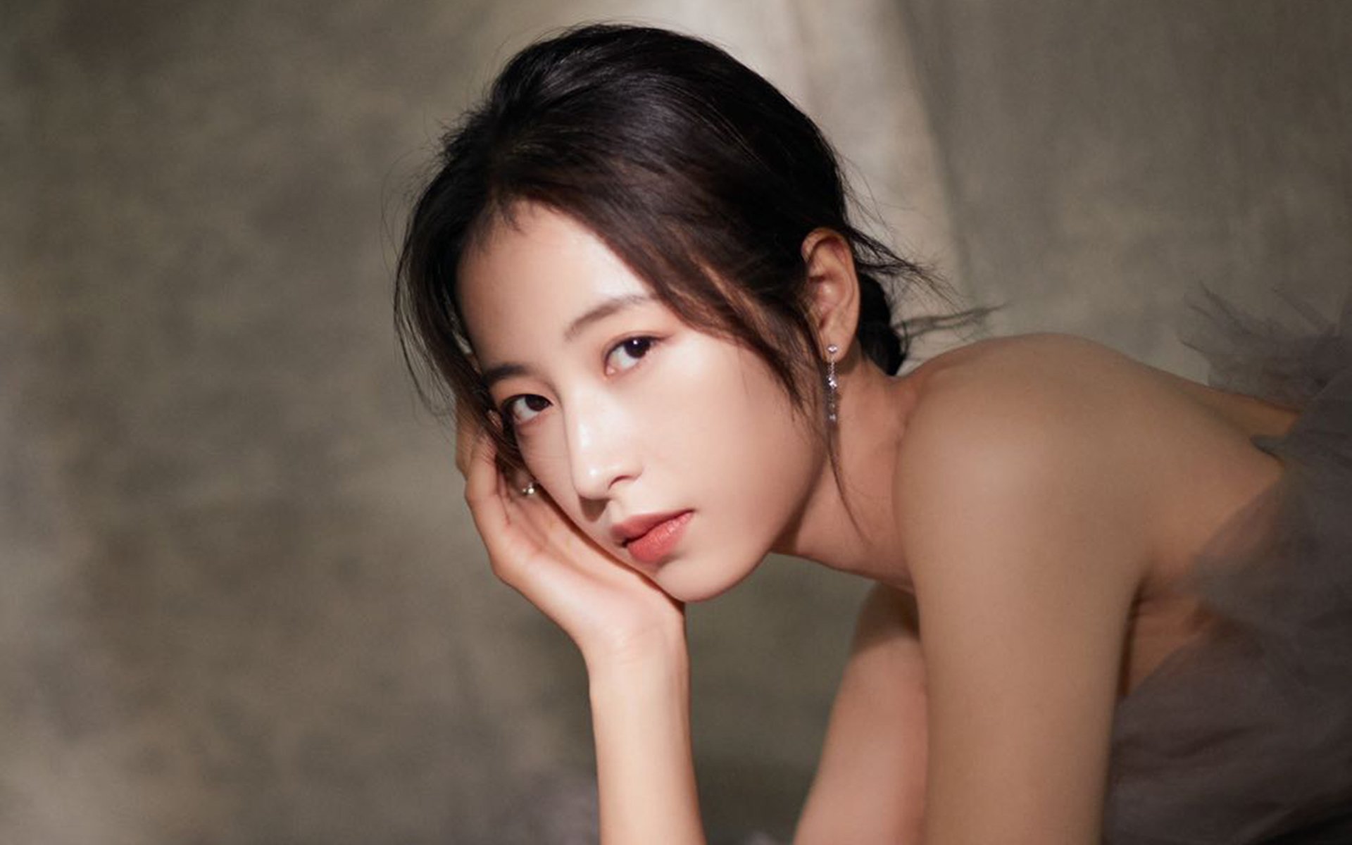 雷火电竞充值-高原逆袭与亚洲觉醒，足球之夜的双重奏